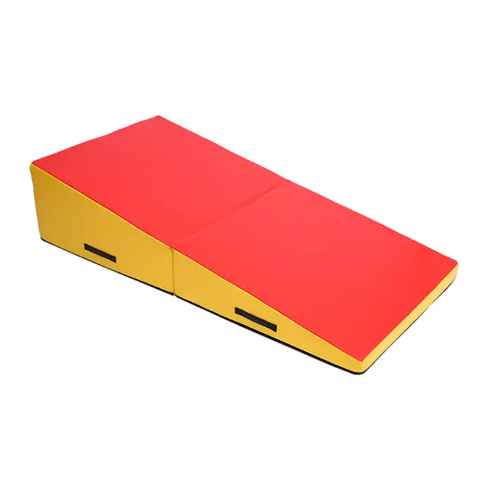 फ़ोल्ड करने योग्य त्रिभुज मैट